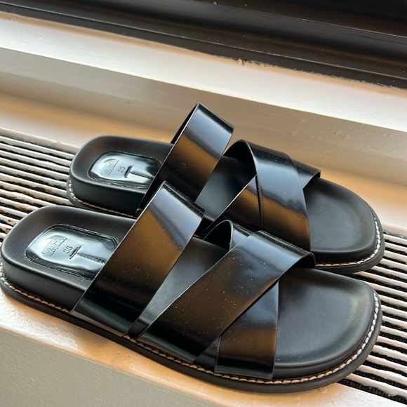 WORN ONCE BLACK ZARA SANDLE - Picture 1 of 4